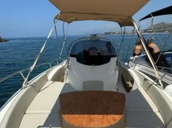 Hire a Romar Bermuda 690 Porto di Salerno