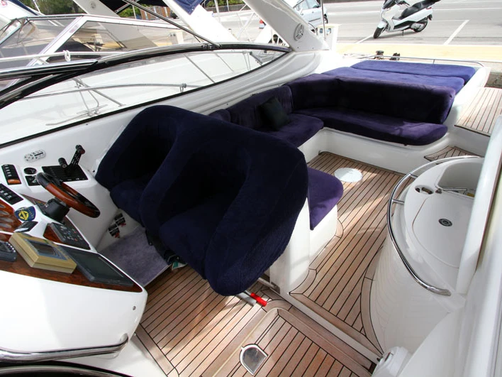 Hire a Sunseeker Sunseeker 48 Saint-Tropez