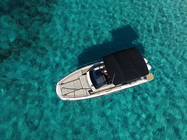 Yacht charter Ibiza Town - Quicksilver Activ 875 Sundeck on SamBoat