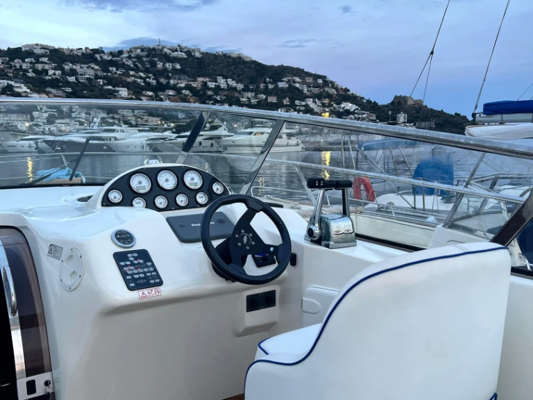 Yacht charter Roses - Bavaria Bavaria 37 Sport on SamBoat