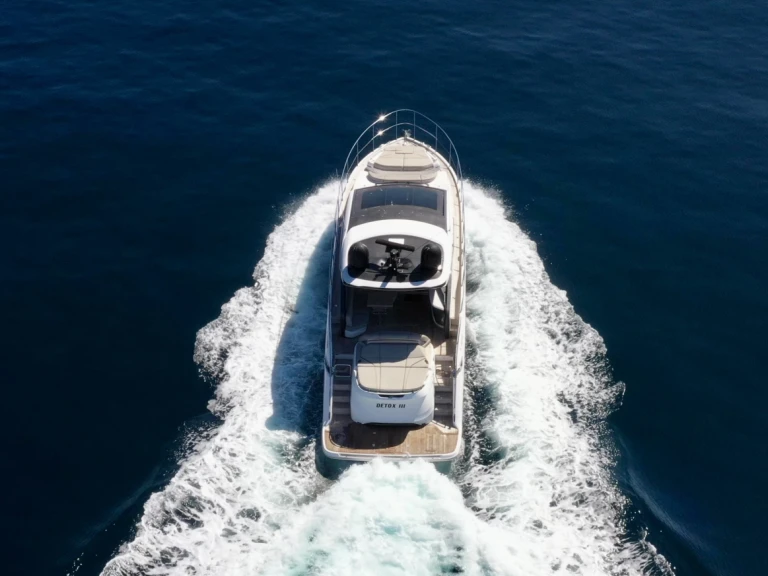 Hire a Princess Princess V55 Port Fréjus