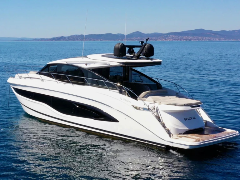 Motorboat hire in Port Fréjus - Princess Princess V55