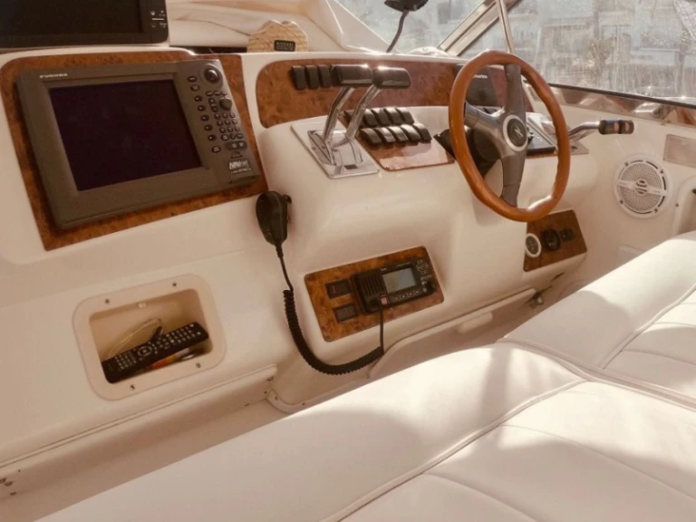 Hire Motorboat with or without skipper Sea Ray Marbella