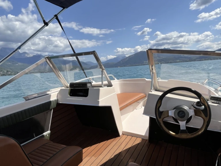 Glastron GT 185 charter bareboat or skippered in  Annecy