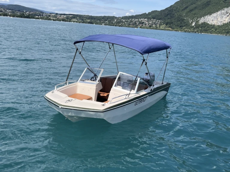 Yacht hire Annecy cheap GT 185