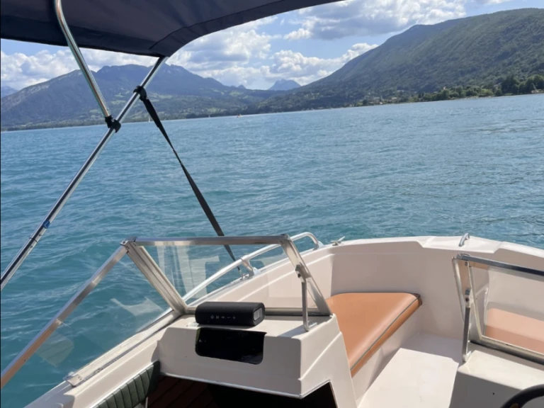 Motorboat hire in Annecy - Glastron GT 185