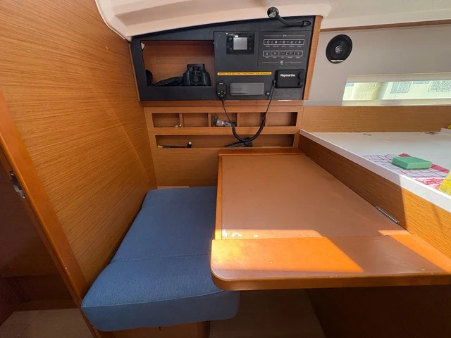 Sailboat hire in Sukošan - Jeanneau Sun Odyssey 410