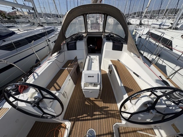 Charter a Jeanneau Sun odyssey 379 performance in Sukošan on Samboat