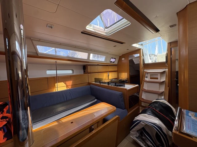 Sailboat to hire Sukošan at the best price