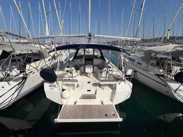 Charter a Bavaria Bavaria C 38 in Sukošan on Samboat
