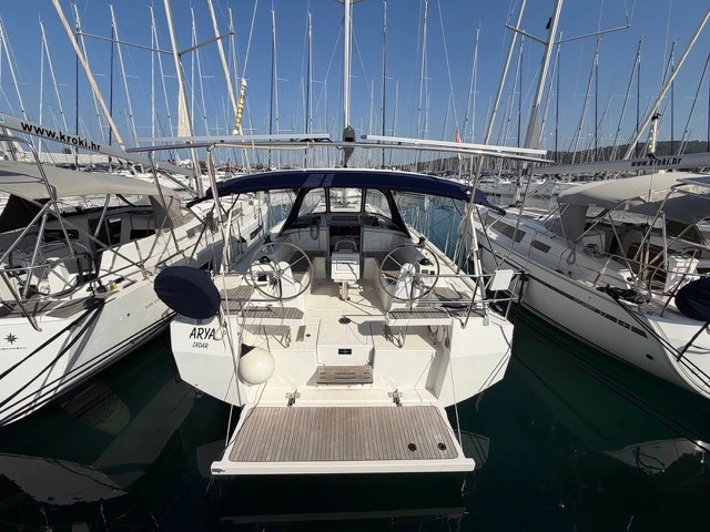 Charter a Bavaria Bavaria C 38 in Sukošan on Samboat