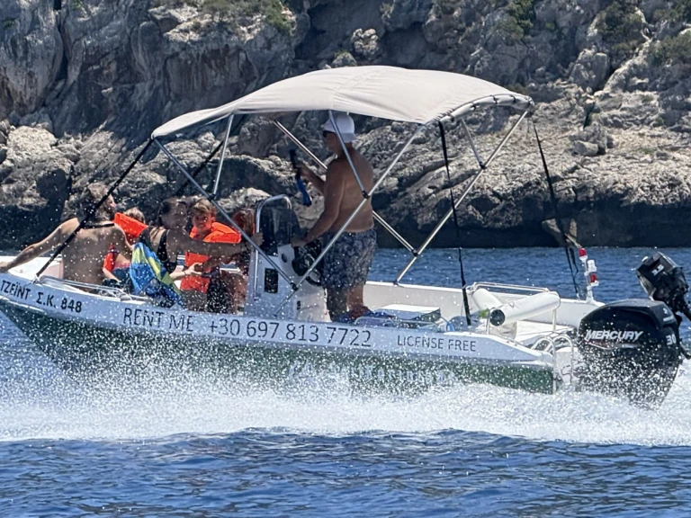 Charter a Assos Marine T-assos 480 in Kórinthos on Samboat