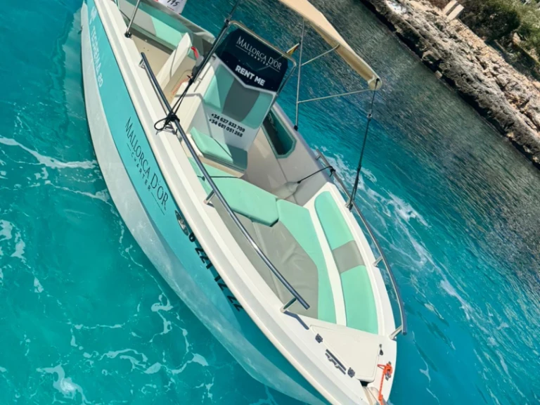 Yacht charter Cala d'Or - Teorema Teorema 20 on SamBoat