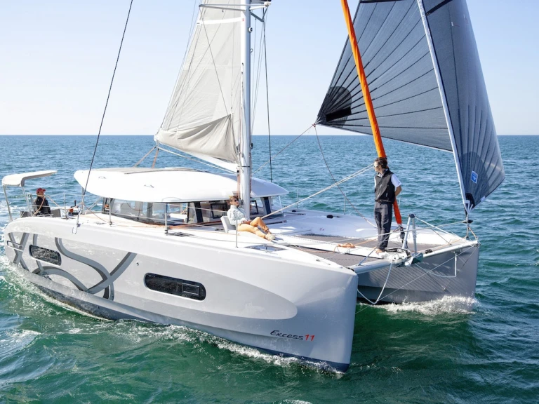 Hire Catamaran Bénéteau with a boat licence