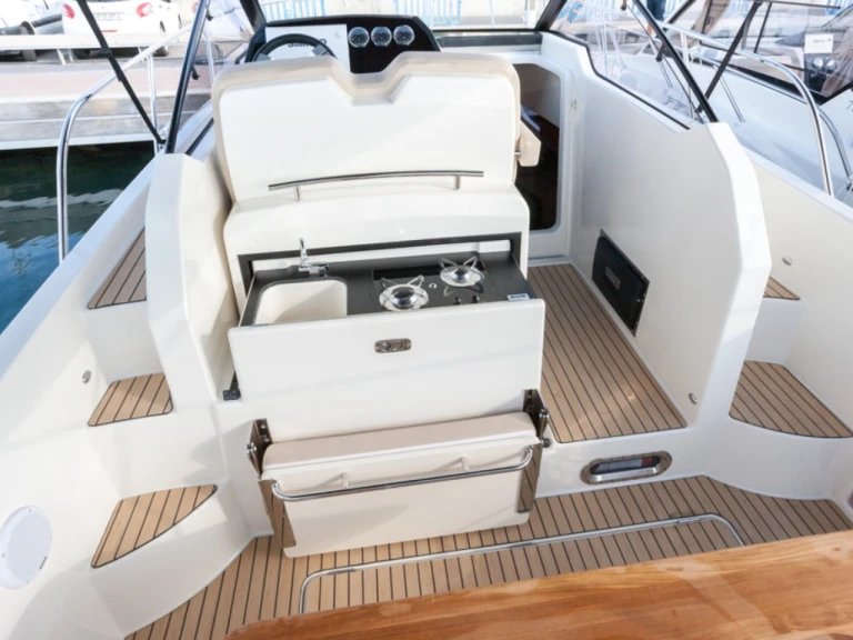 Yacht charter Marseille - Quicksilver Activ 875 Sundeck on SamBoat