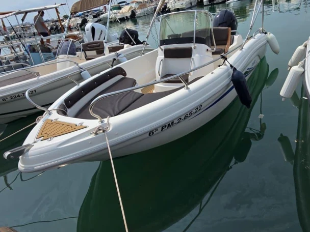Hire a Ranieri Soverato 565 Alcúdia