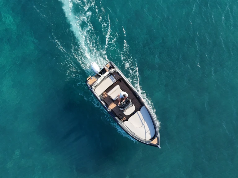 Yacht charter Agía Kiriakí - Poseidon Black Edition on SamBoat