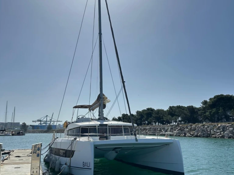 Hire Catamaran Bali with a boat licence