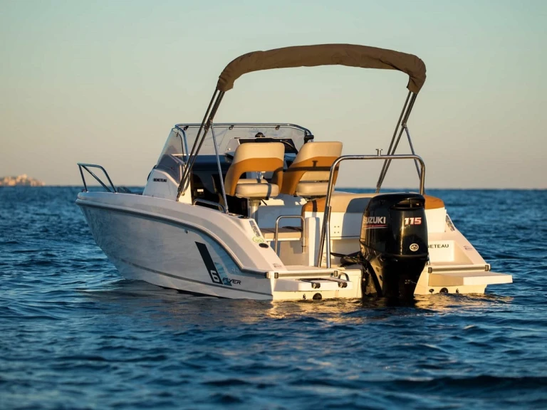 Hire Motorboat with or without skipper Bénéteau Port Olímpic of Barcelona