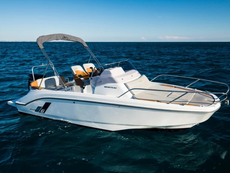 Yacht charter Port de Barcelona - Bénéteau Flyer 6.6 SUNdeck on SamBoat