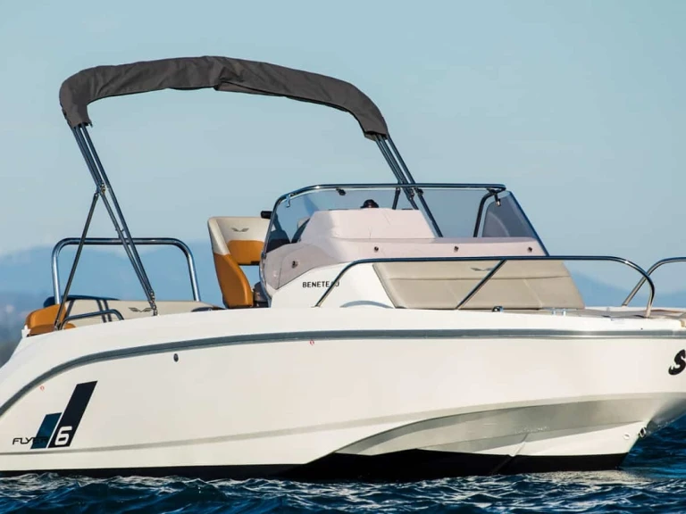 Yacht hire Port de Barcelona cheap Flyer 6.6 SUNdeck