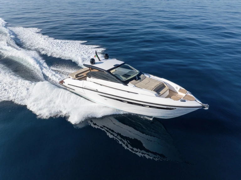 Hire Motorboat with or without skipper Ryo Naples