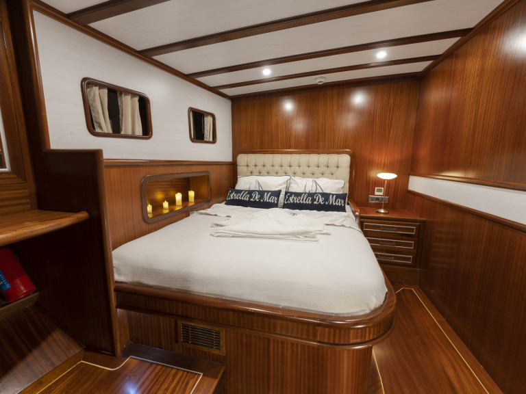 Hire a  Gulet E Bodrum