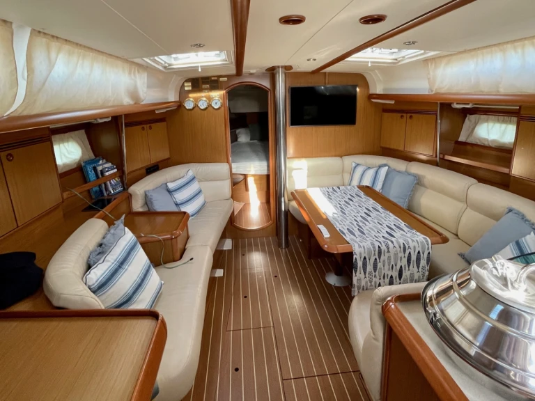 Yacht charter Lisbon - Jeanneau Sun Odyssey 40.3 on SamBoat