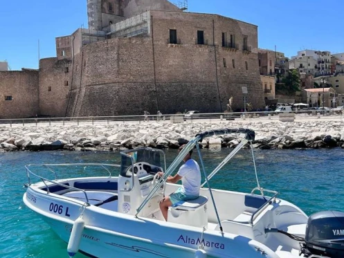 Motorboat hire in Castellammare del Golfo - tancredi blumax 19 