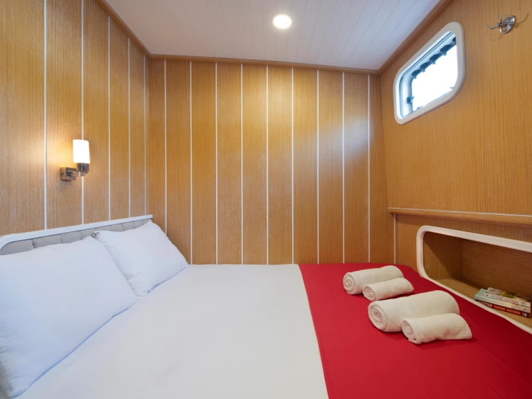 Sailboat to hire Marmaris at the best price