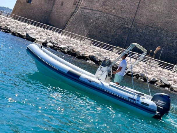 Charter a Altamarea Wave 19 in Castellammare del Golfo on Samboat