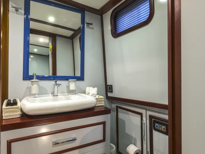 Sailboat to hire Marmaris at the best price