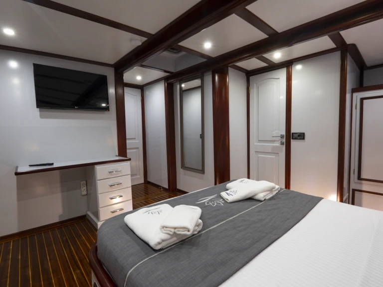 Hire a  Gulet L Marmaris