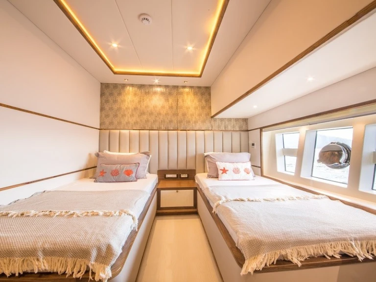 Luxury Yacht to hire Bozburun at the best price
