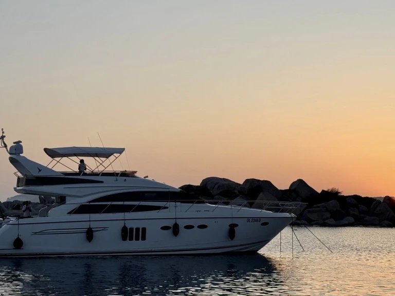 Charter a Princess Princess 62 Fly in Portisco on Samboat