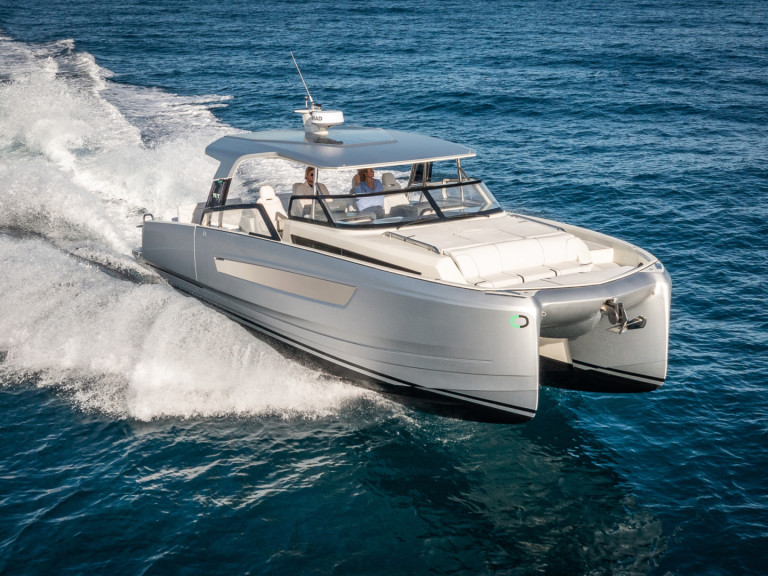 Catamaran to hire Saint-Raphaël at the best price