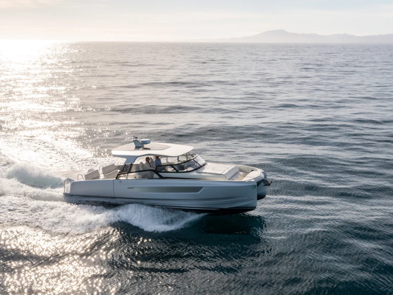 Yacht charter Saint-Raphaël - YOT YOT 36 on SamBoat