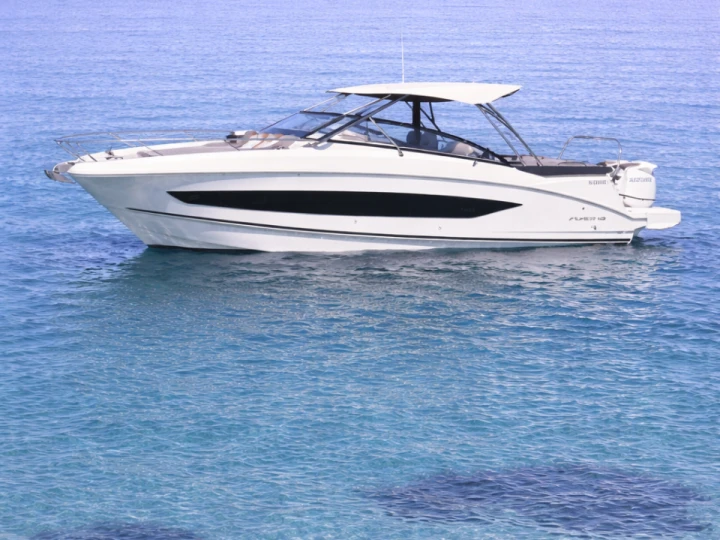 Charter a Bénéteau Flyer 10 in Antibes on Samboat