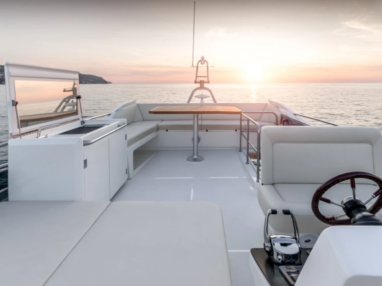 Yacht hire Saint-Raphaël cheap Greenline 45 Fly