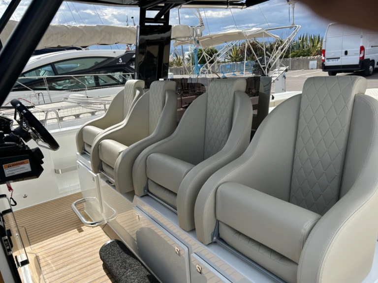 Hire a De Antonio D42 Antibes