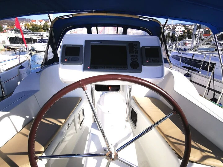 Hire Sailboat with or without skipper Jeanneau Novi Vinodolski