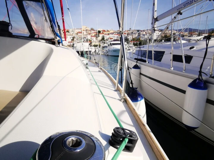 Hire Sailboat with or without skipper Jeanneau Novi Vinodolski