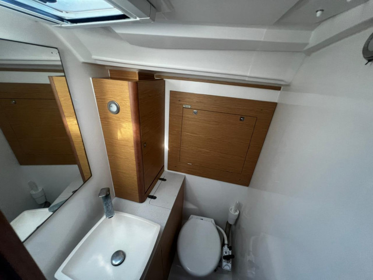 Charter a Dufour Dufour 390 Grand Large in Sývota on Samboat