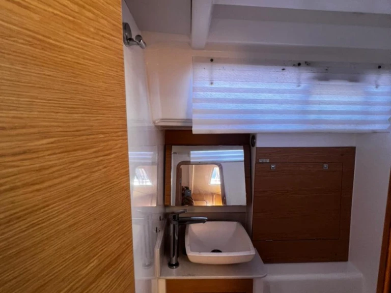 Hire Sailboat with or without skipper Dufour Sývota