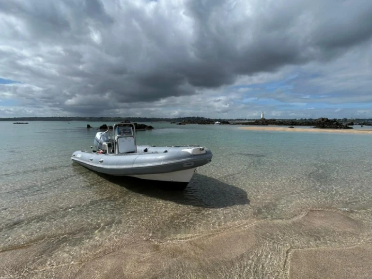 Yacht charter Saint-Quay-Portrieux - Lomac Beluga 24 on SamBoat