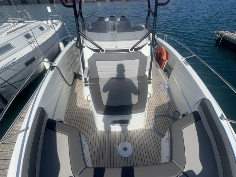 Yacht hire Saint-Quay-Portrieux cheap Cap Camarat 9.0 CC