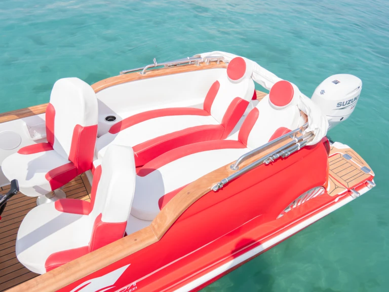 Yacht charter Sirmione - CAR OFF SHORE FIAT 500 CAR OFF SHORE FIAT 500 on SamBoat