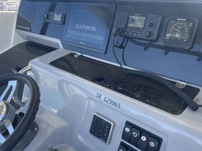 Charter a Jeanneau Cap Camarat 9.0 CC in Saint-Quay-Portrieux on Samboat