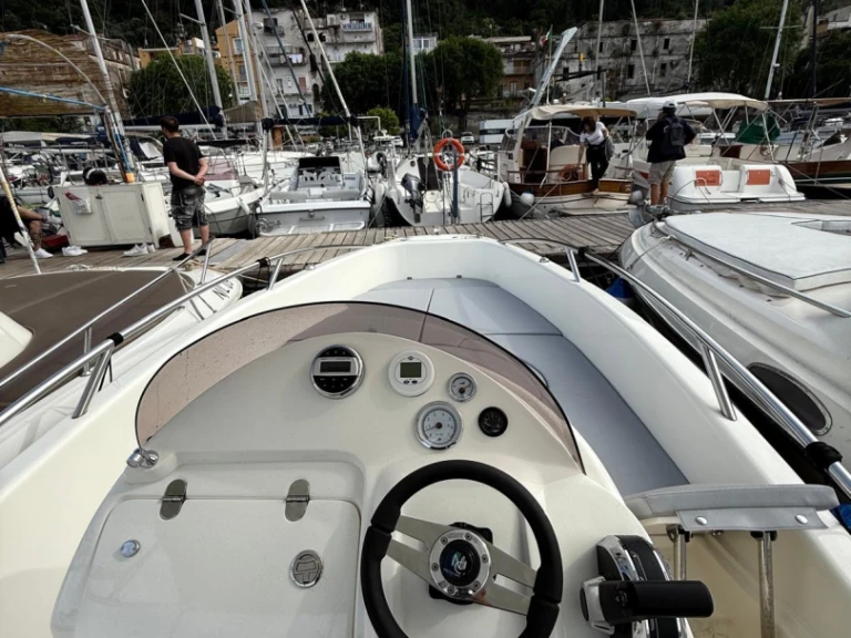 Yacht hire Sorrento cheap Aries Open