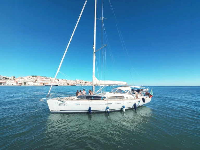 Sailboat to hire Lisbon at the best price